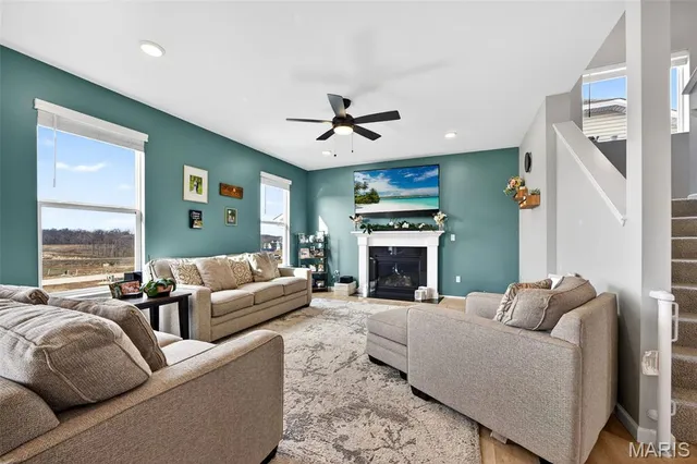 $438,775 | 349 Valley Bluff Drive, Wentzville, MO 63385