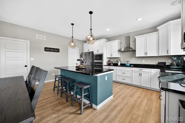 $438,775 | 349 Valley Bluff Drive, Wentzville, MO 63385