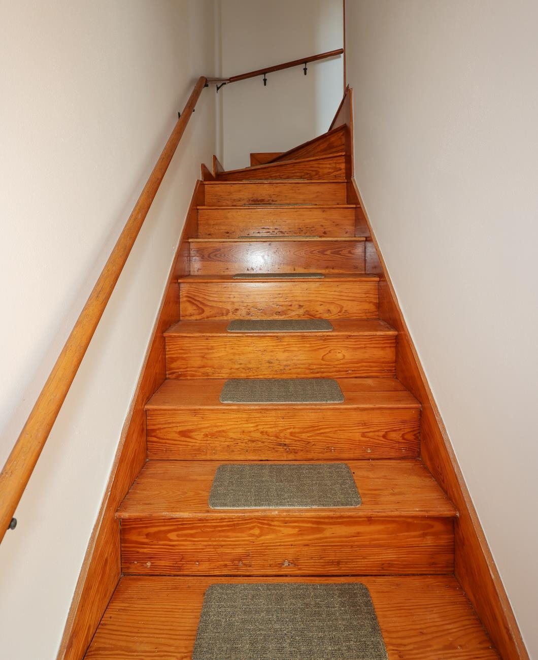 304 Kennard Road Manchester, NH 03104 - Photo 13 of 36