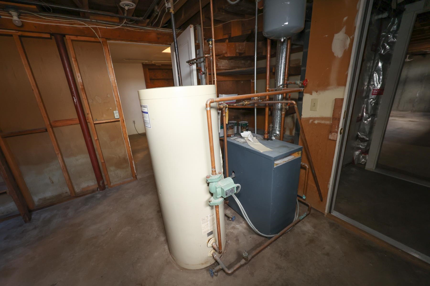 304 Kennard Road Manchester, NH 03104 - Photo 33 of 36