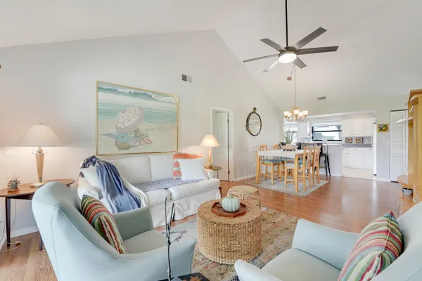 $324,900 | 402 Wingfoot Drive, Unit B, Jupiter, FL 33458