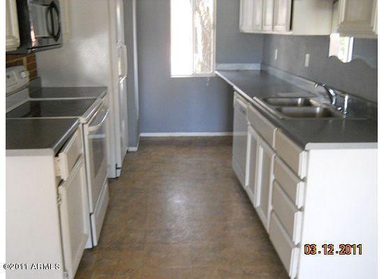 3939 East Wethersfield Road Phoenix, AZ 85032 - Photo 2 of 3 kitchen