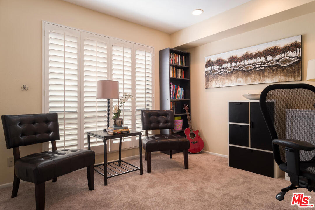 984 West Riverside Drive, Unit 9 Burbank, CA 91506 - Photo 15 of 26