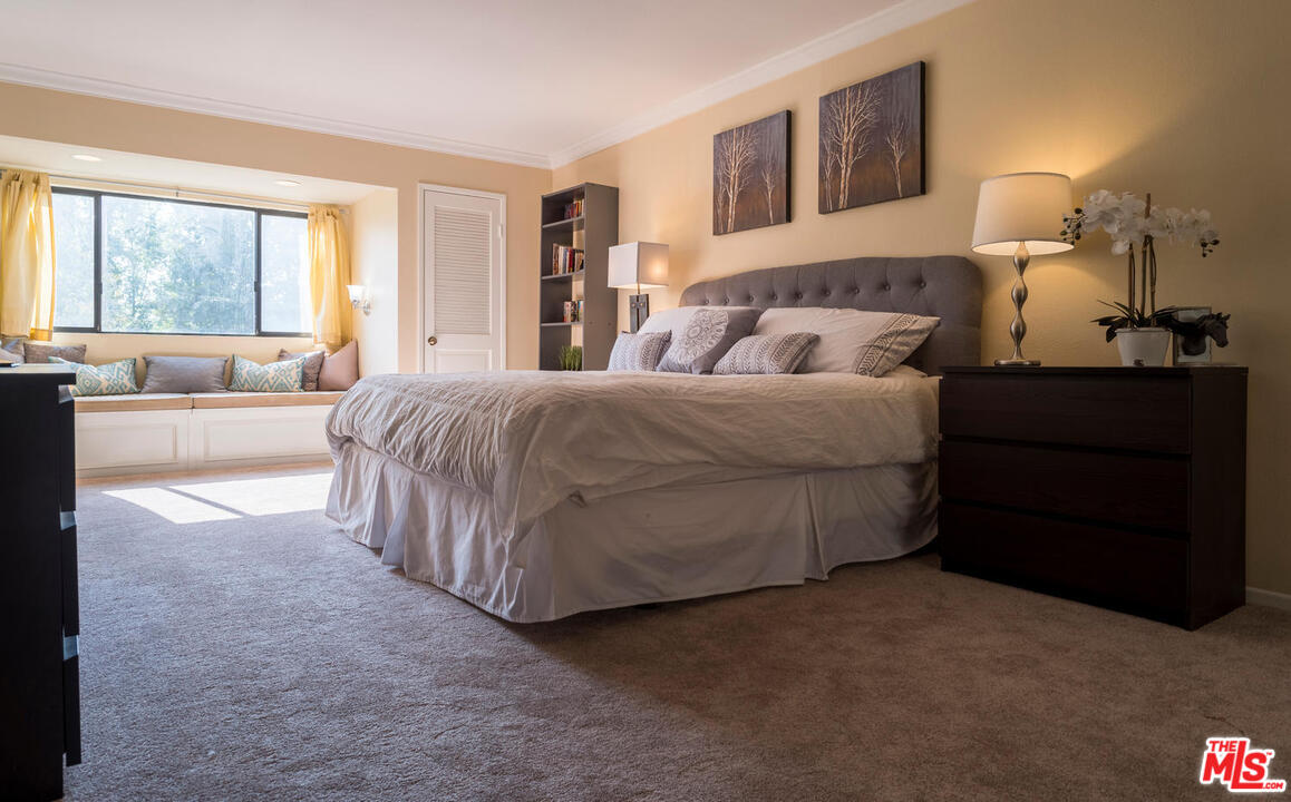 984 West Riverside Drive, Unit 9 Burbank, CA 91506 - Photo 20 of 26