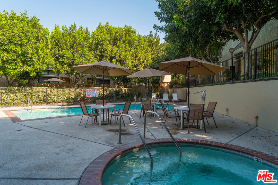 984 West Riverside Drive, Unit 9 Burbank, CA 91506 - Photo 25 of 26