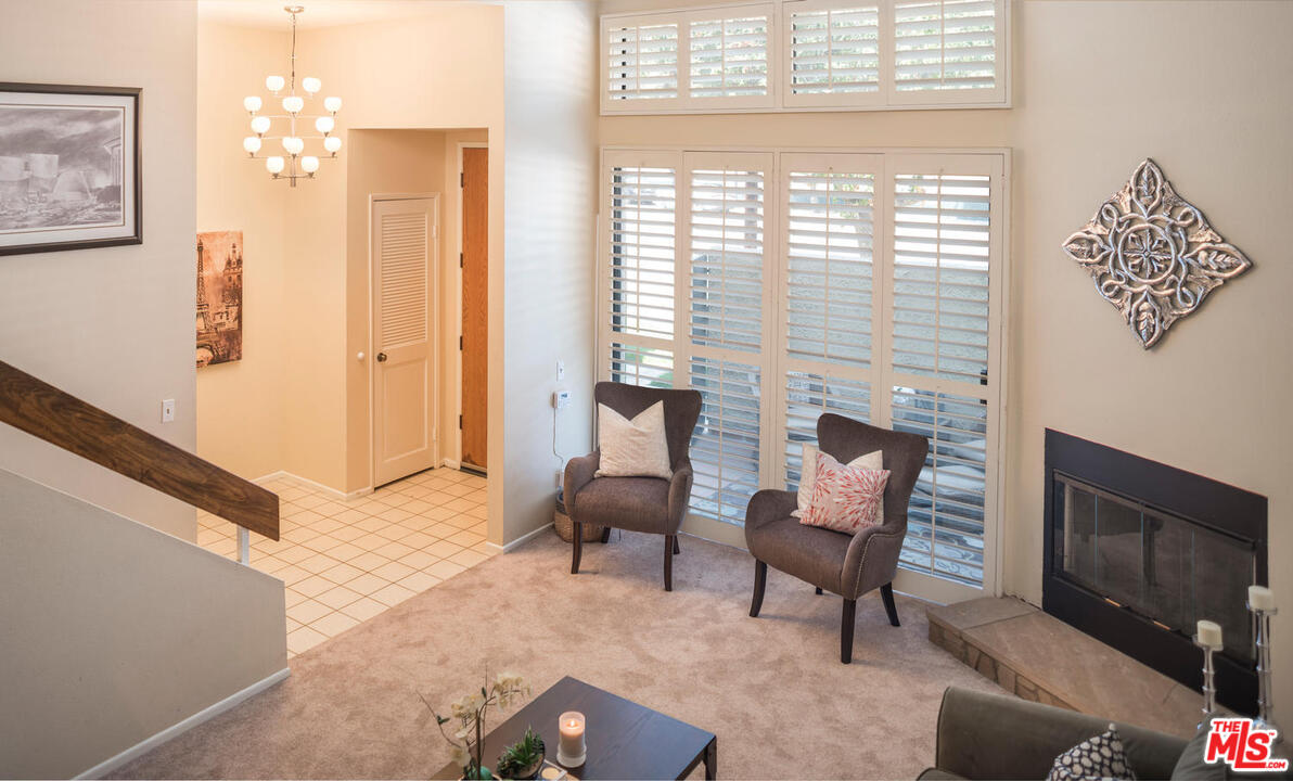 984 West Riverside Drive, Unit 9 Burbank, CA 91506 - Photo 7 of 26