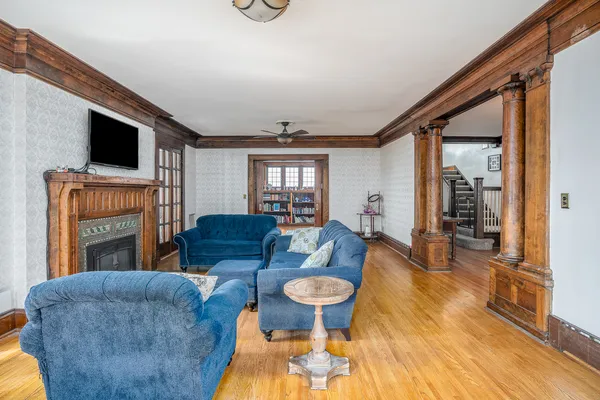 $575,000 | 1008 Mississippi Avenue, Davenport, IA 52803