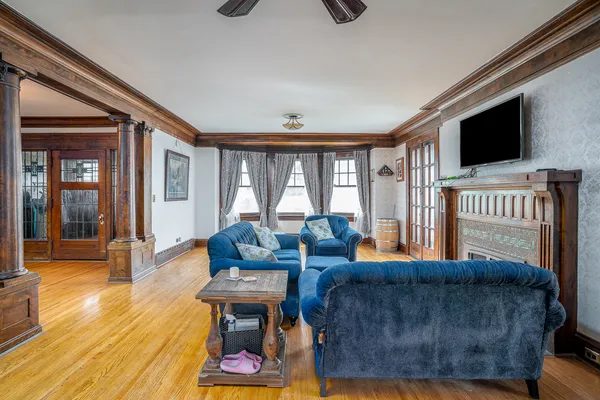 $575,000 | 1008 Mississippi Avenue, Davenport, IA 52803