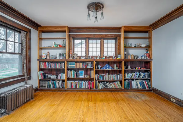 $575,000 | 1008 Mississippi Avenue, Davenport, IA 52803