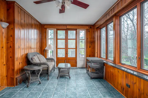 $575,000 | 1008 Mississippi Avenue, Davenport, IA 52803