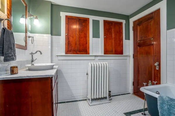 $575,000 | 1008 Mississippi Avenue, Davenport, IA 52803
