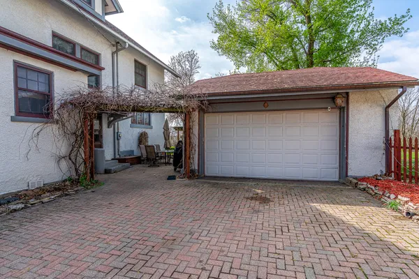 $575,000 | 1008 Mississippi Avenue, Davenport, IA 52803