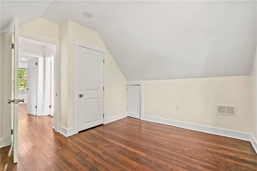 100 Race Street Pittsburgh, PA 15218 - Photo 17 of 25 wooden floor in an empty room