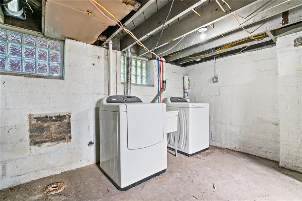 100 Race Street Pittsburgh, PA 15218 - Photo 21 of 25 a utility room with dryer and washer