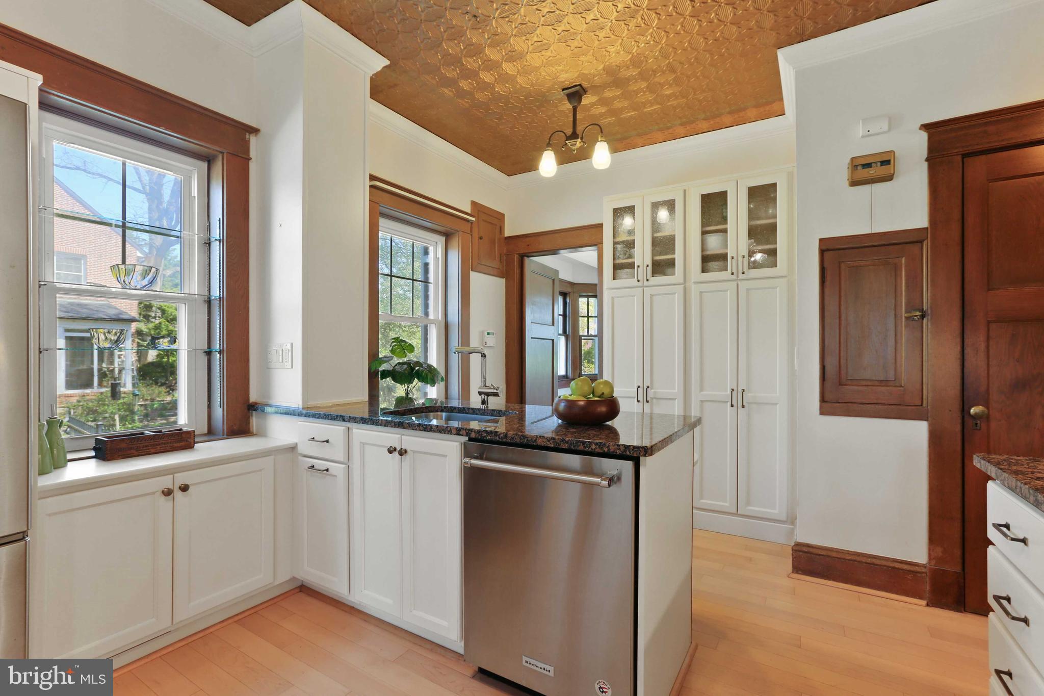 104 North Rolling Road Catonsville, MD 21228 - Photo 26 of 86 Glass front & custom cabinets