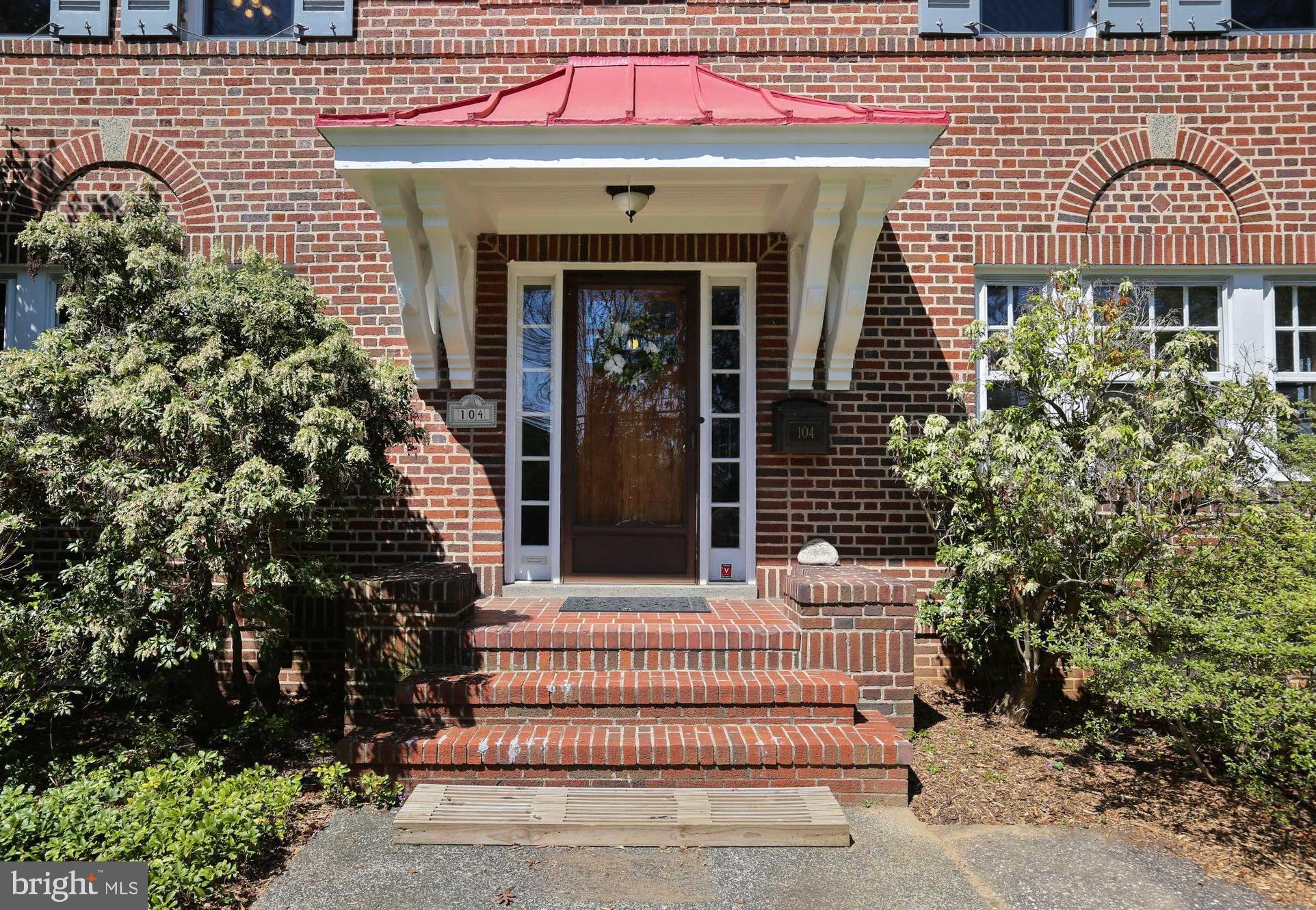 104 North Rolling Road Catonsville, MD 21228 - Photo 3 of 86 Gracious covered entry