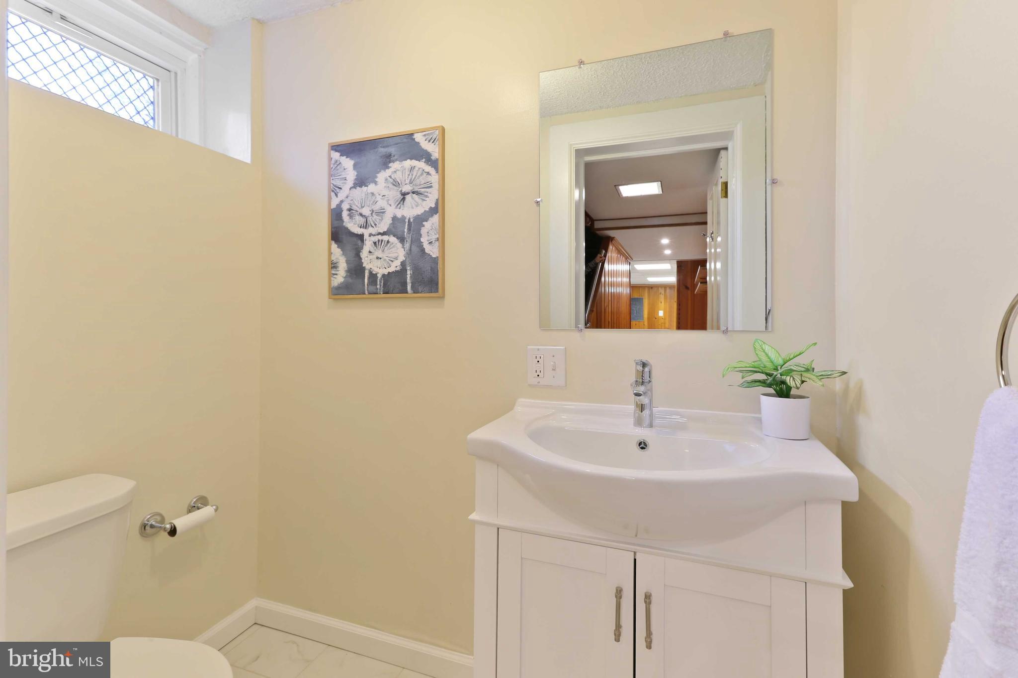 104 North Rolling Road Catonsville, MD 21228 - Photo 51 of 86 Lower level Powder Room