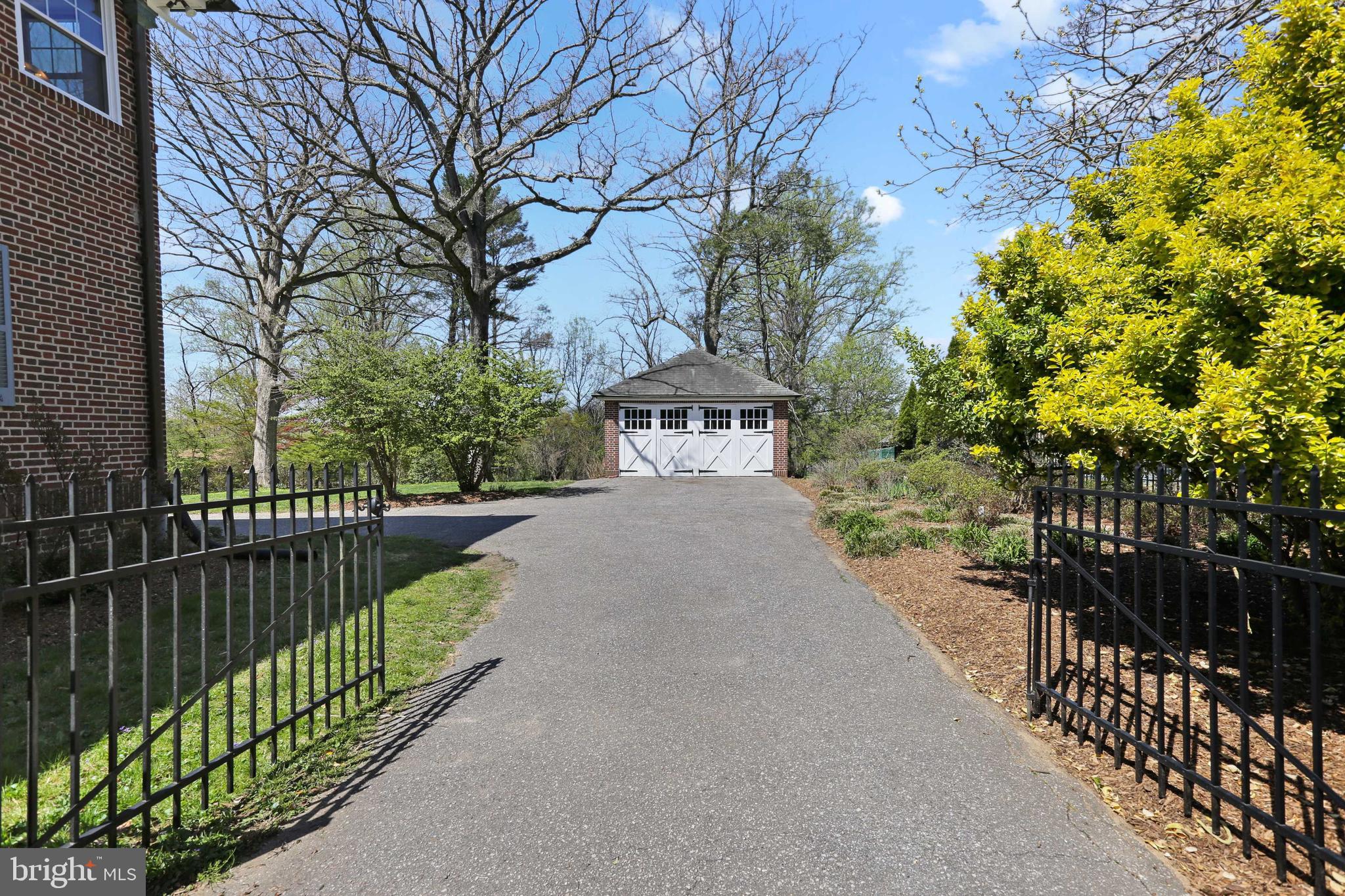 104 North Rolling Road Catonsville, MD 21228 - Photo 72 of 86 Plenty of parking