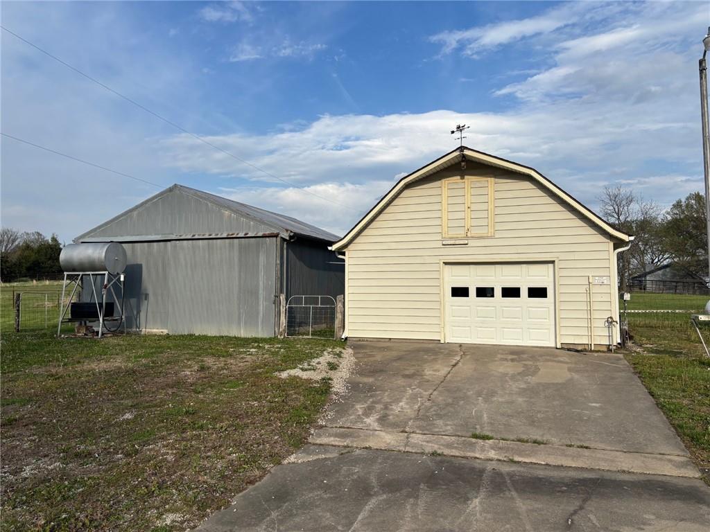 34255 Lookout Road Osawatomie, KS 66064 - Photo 3 of 5