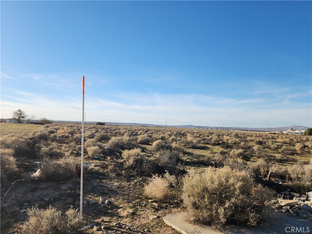 10-ac Edie Road Hinkley, CA 92347 - Photo 10 of 11 a view of a city