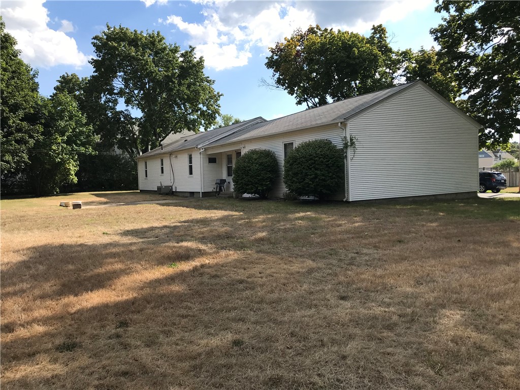 8 Cranberry Road North Providence, RI 02911 - Photo 3 of 18 Gallery Image 3