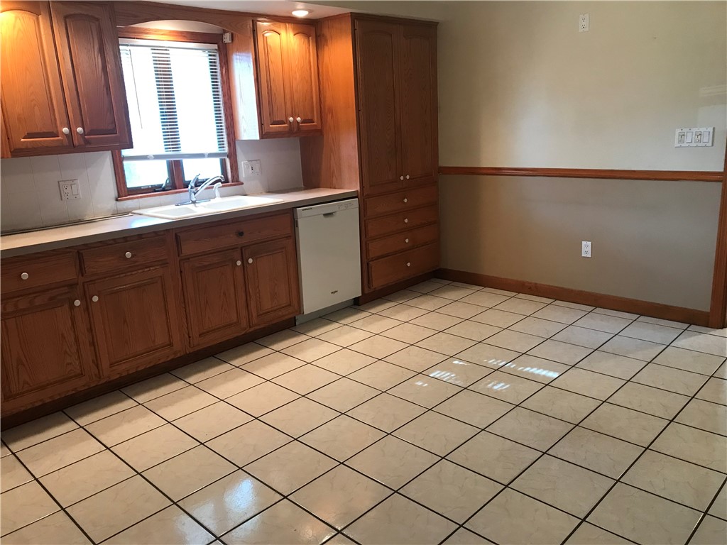 8 Cranberry Road North Providence, RI 02911 - Photo 6 of 18 Gallery Image 6