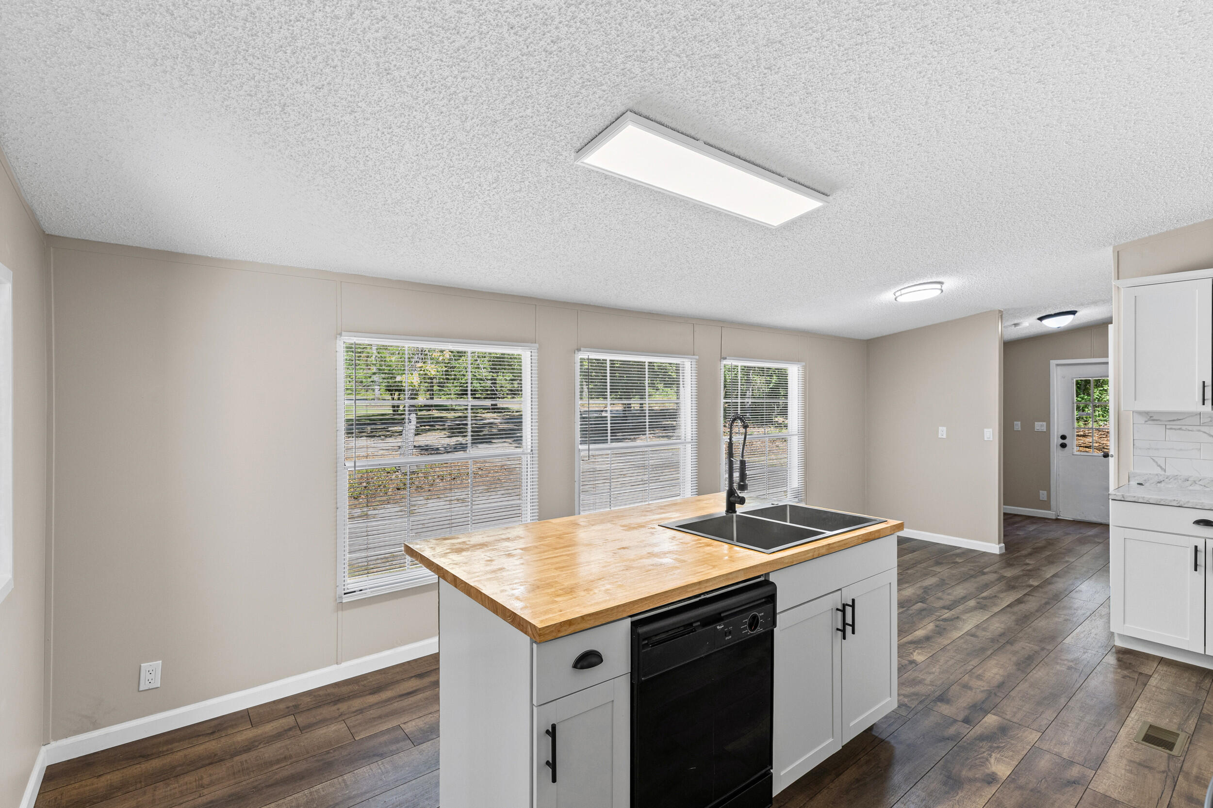 4684 Rollins Road Augusta, GA 30906 - Photo 16 of 34 16_2026-04-17_4684_rollins_rd-srm-16