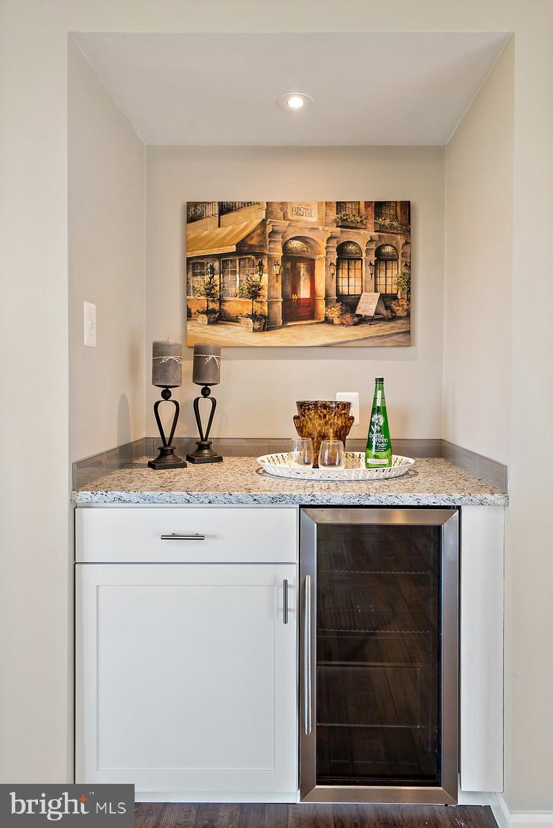 2695 Logmill Road Haymarket, VA 20169 - Photo 12 of 42 Beverage center convenient to dining space!