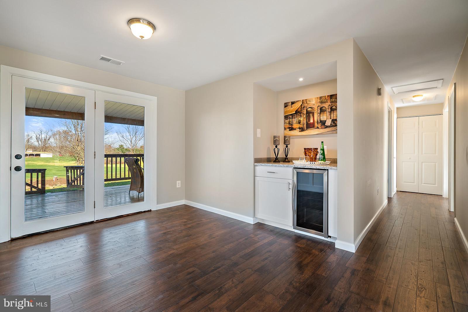 2695 Logmill Road Haymarket, VA 20169 - Photo 13 of 42 Generous casual dining space.