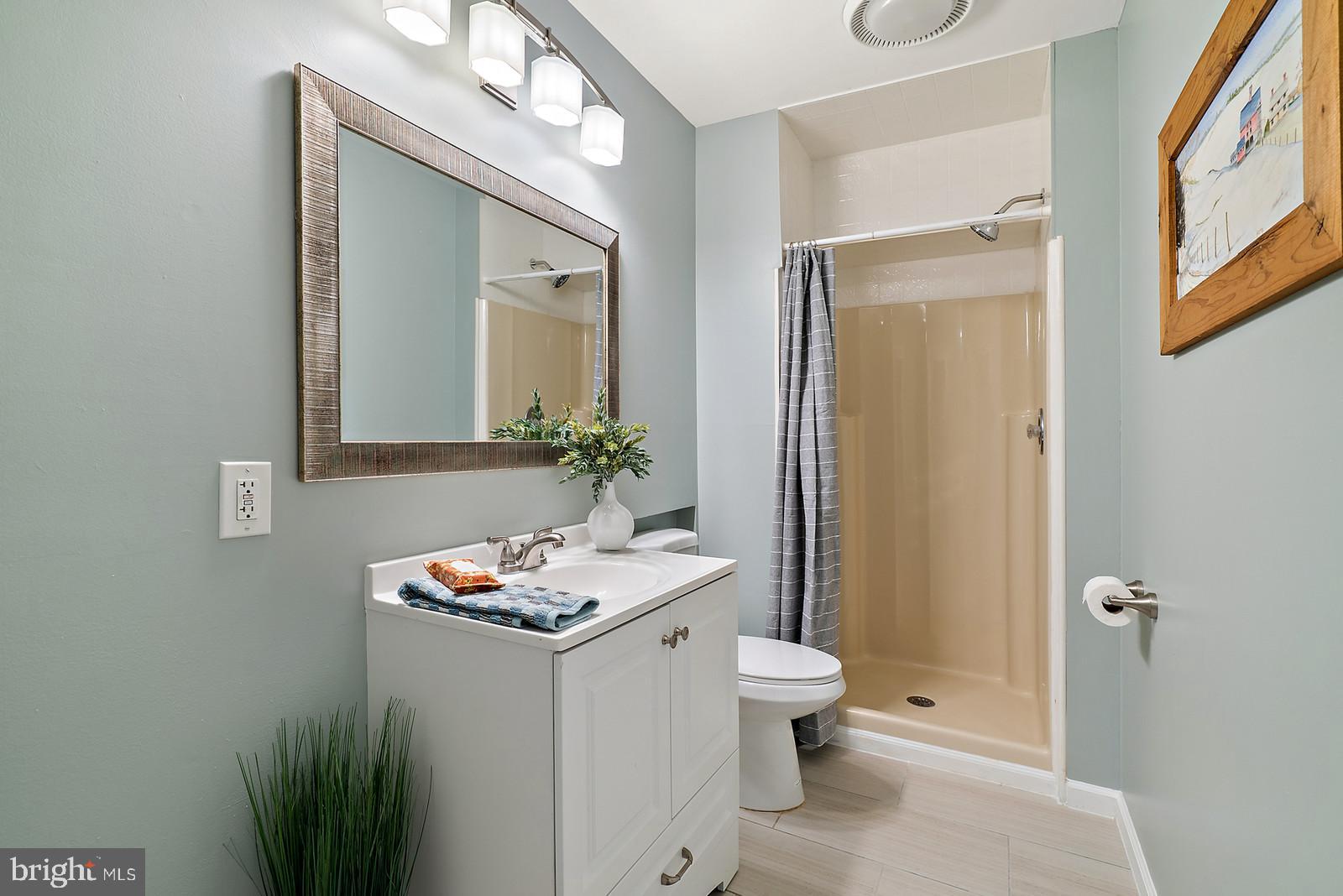 2695 Logmill Road Haymarket, VA 20169 - Photo 32 of 42 Lower level full bath.