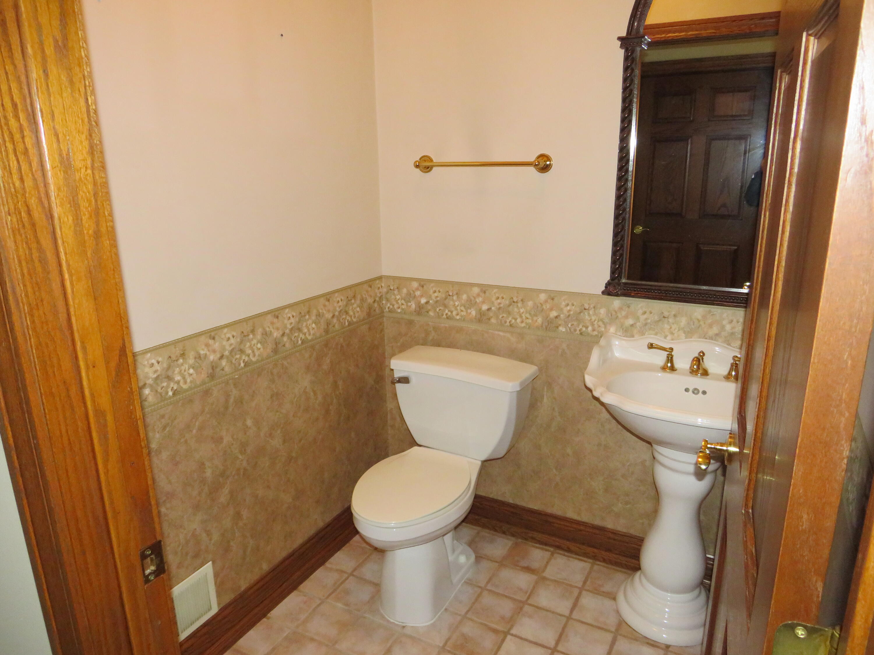 2315 Weigl Road Saginaw, MI 48609 - Photo 115 of 154 IMG_2583