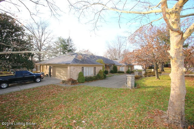 7606 Rockingham Road Prospect, KY 40059 - Photo 3 of 62 IMG_20711
