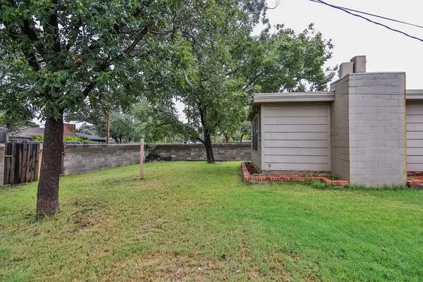 $1,895 | 3408 38th Street, Lubbock, TX 79413