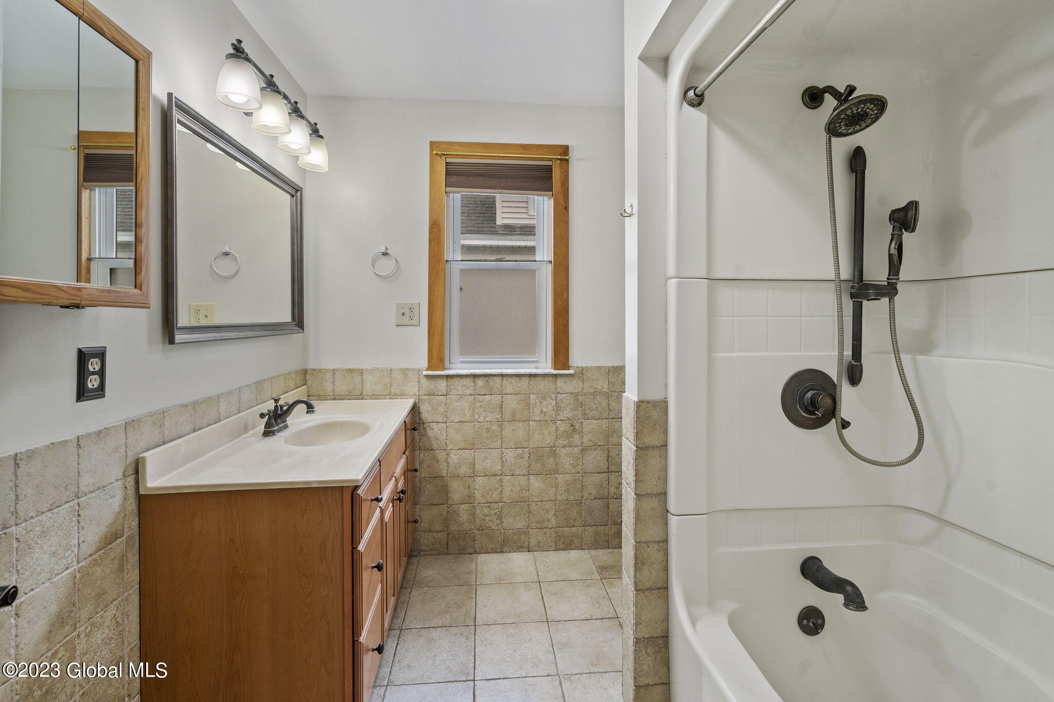 265 Eleventh Street Schenectady, NY 12306 - Photo 11 of 73 33-web-or-mls-265-eleventh-st