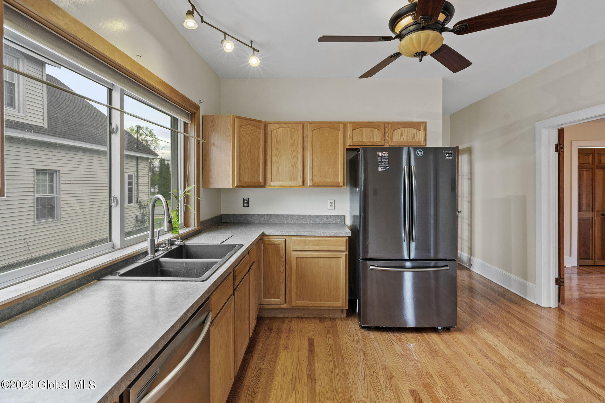 265 Eleventh Street Schenectady, NY 12306 - Photo 19 of 73 41-web-or-mls-265-eleventh-st