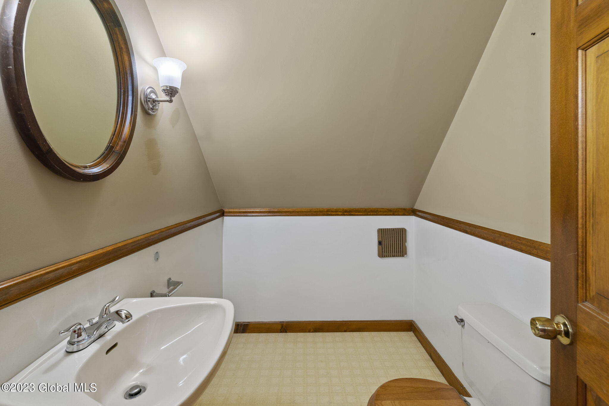 265 Eleventh Street Schenectady, NY 12306 - Photo 39 of 73 62-web-or-mls-265-eleventh-st