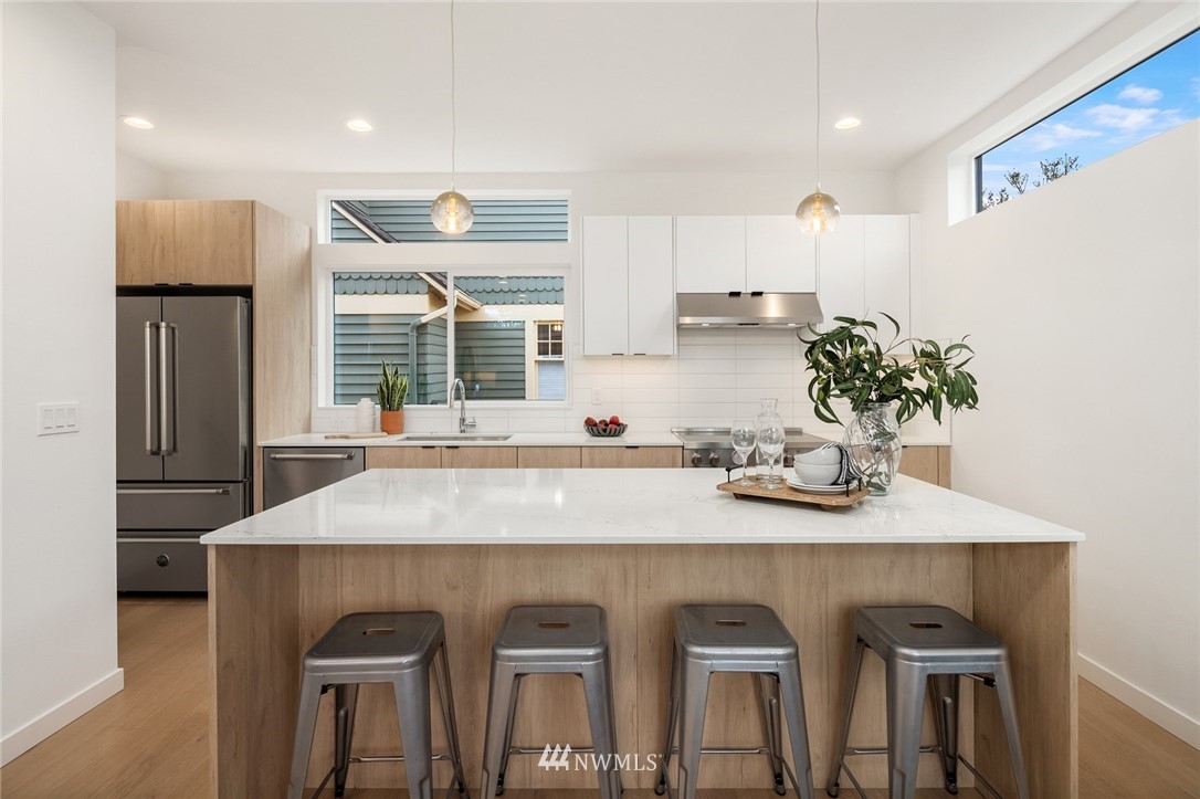 536 North 67th Street, Unit B Seattle, WA 98103 - Photo 8 of 20 Gallery Image 8