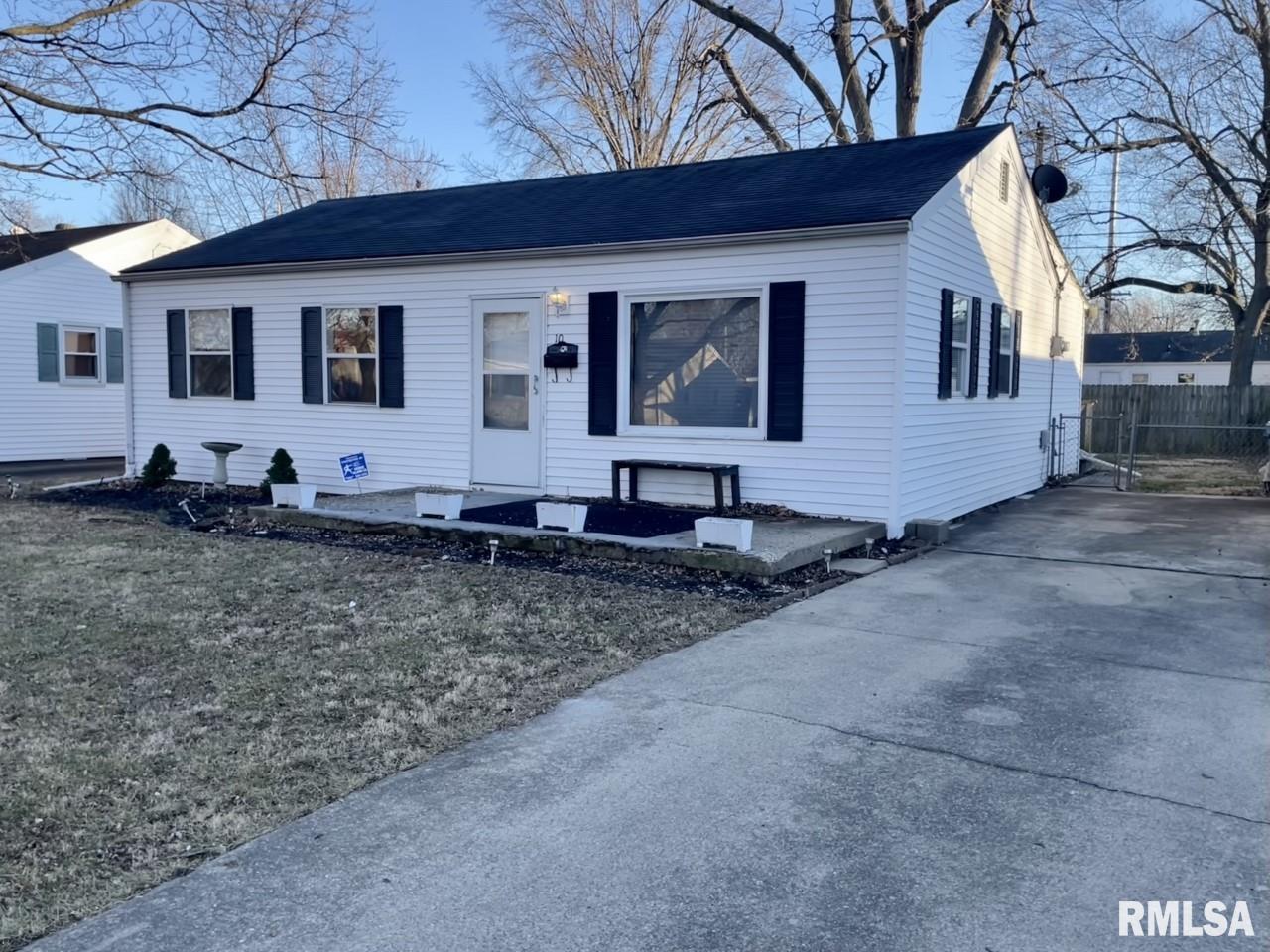 10 Todd Lane Springfield, IL 62702 - Photo 1 of 4 Gallery Image 1