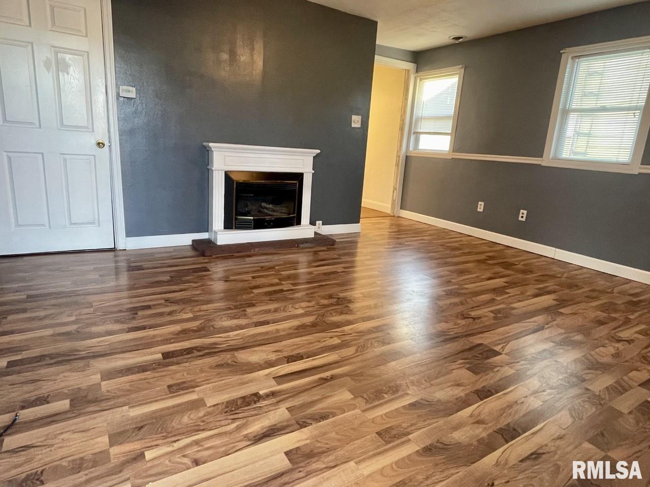 10 Todd Lane Springfield, IL 62702 - Photo 2 of 4 Gallery Image 2