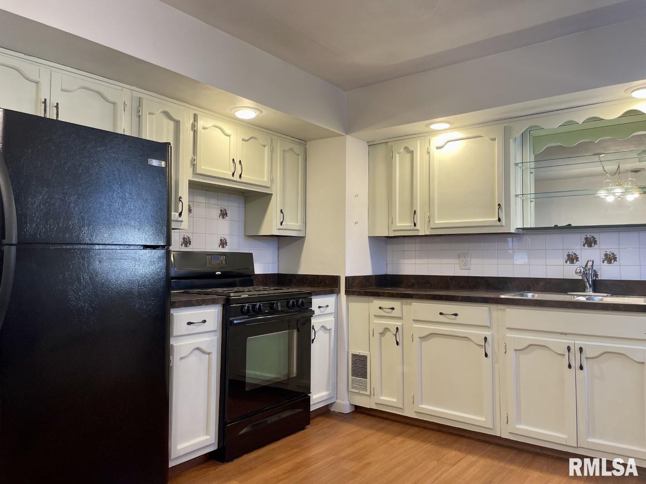 10 Todd Lane Springfield, IL 62702 - Photo 4 of 4 Gallery Image 4