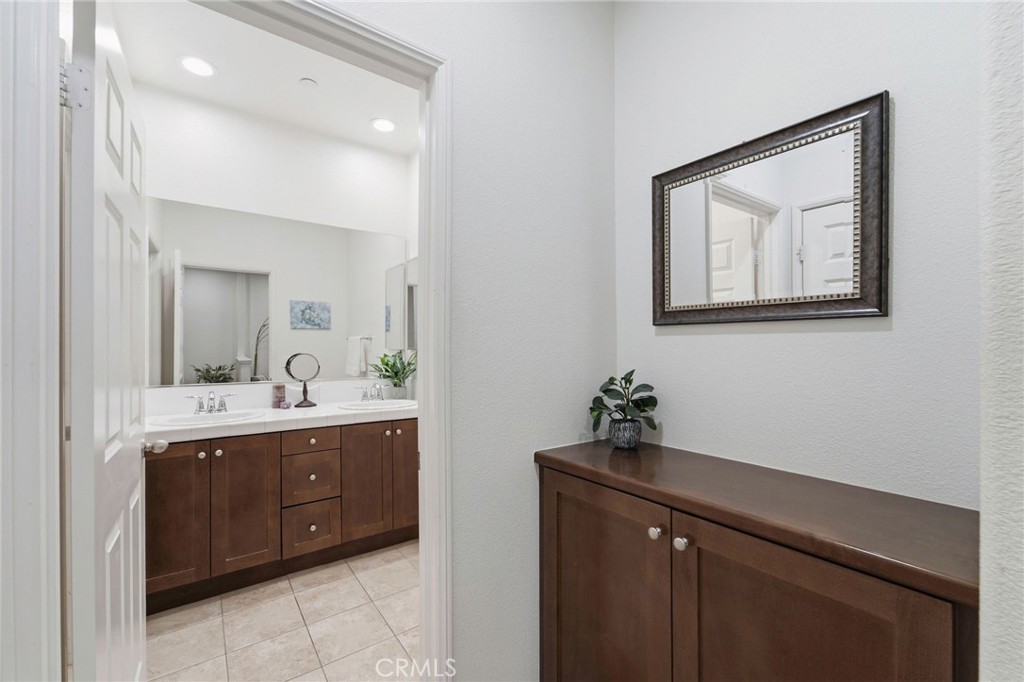 2245 Rolling River Lane, Unit 5 Simi Valley, CA 93063 - Photo 34 of 53