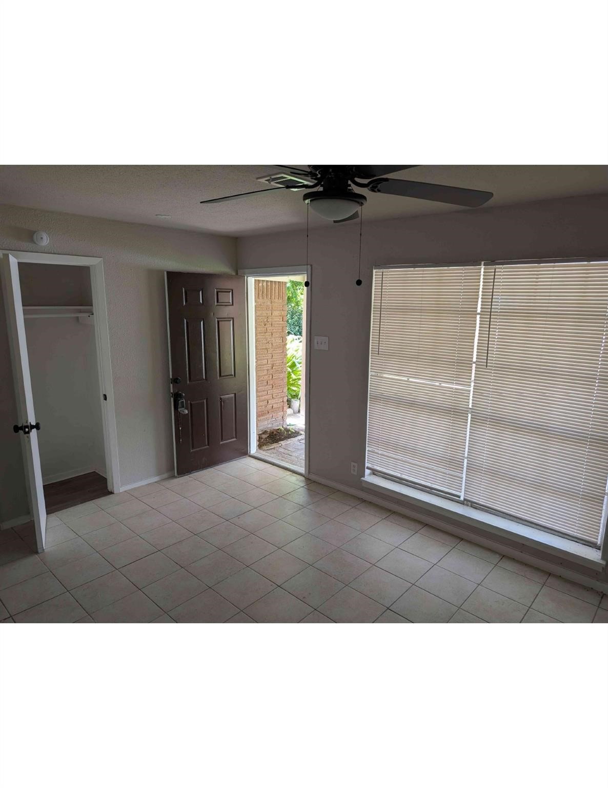 5207 Rue Street Houston, TX 77033 - Photo 2 of 21 Gallery Image 2