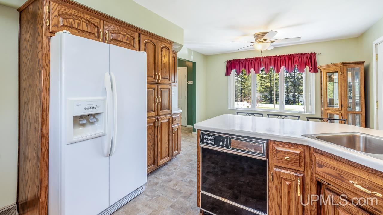5940 27.5 Road Gladstone, MI 49837 - Photo 14 of 37 Gallery Image 14