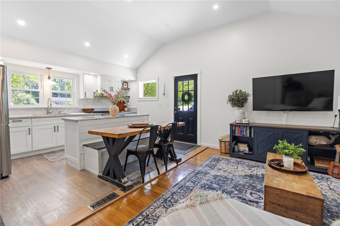 762 Waites Corner Road South Kingstown, RI 02892 - Photo 13 of 43
