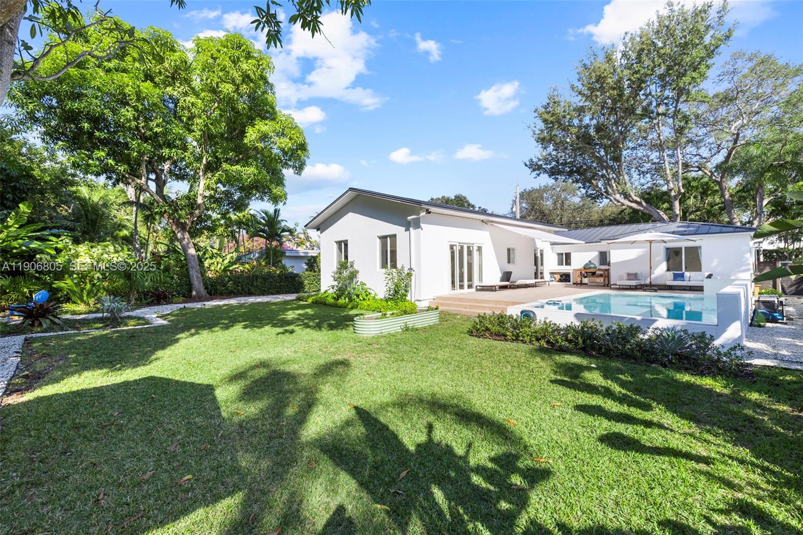 11370 Northeast 8th Avenue Biscayne Park, FL 33161 - Photo 2 of 48