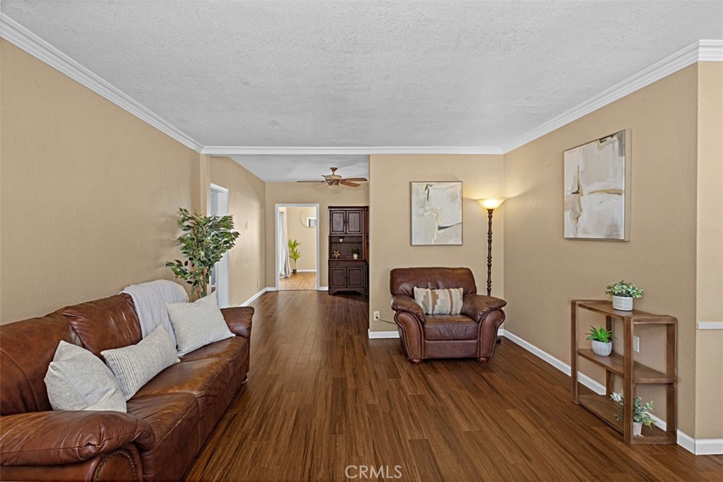 6008 Village Road Lakewood, CA 90713 - Photo 5 of 28 Living Room