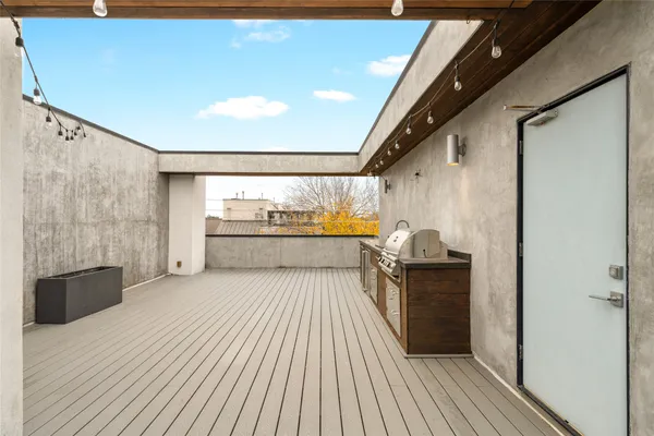 $739,000 | 2202 Whitney Street, Houston, TX 77006