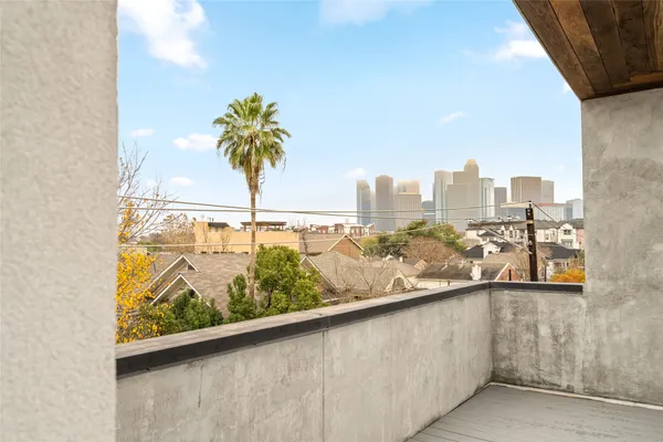 $739,000 | 2202 Whitney Street, Houston, TX 77006