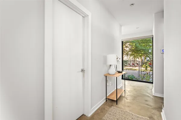 $739,000 | 2202 Whitney Street, Houston, TX 77006