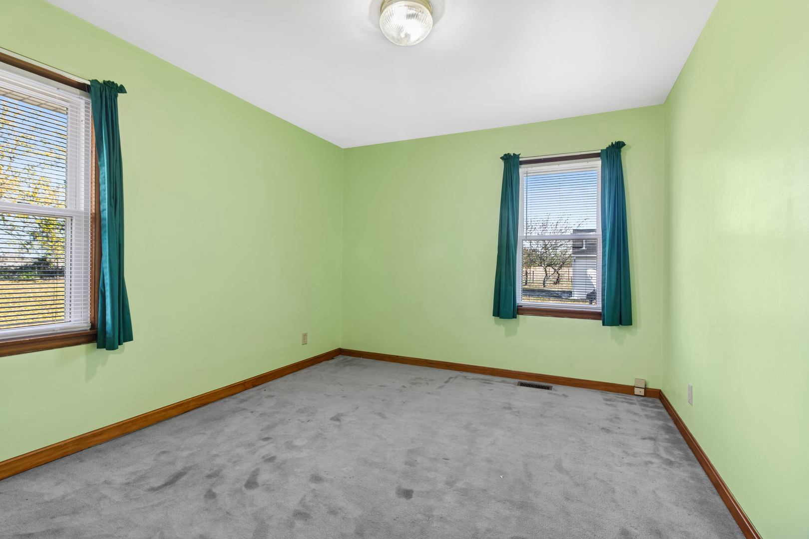 3030 South Berta Road Braceville, IL 60407 - Photo 15 of 24 a view of a room with a painting on the wall